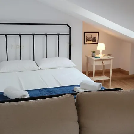 Apartamento Cozy In San Pablo By Bebalmy